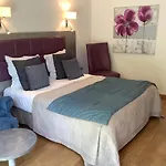 Monet Hotel