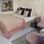 Monet Hotel La Rivière-Saint-Sauveur