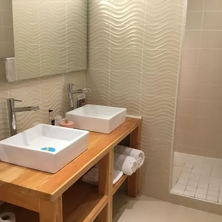 Monet Hotell La Rivière-Saint-Sauveur