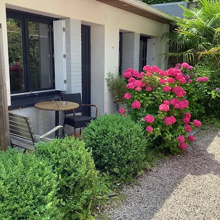 Monet Hotel La Rivière-Saint-Sauveur