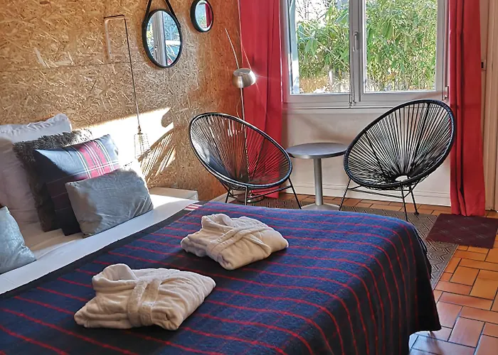 Monet 3* La Riviere-Saint-Sauveur